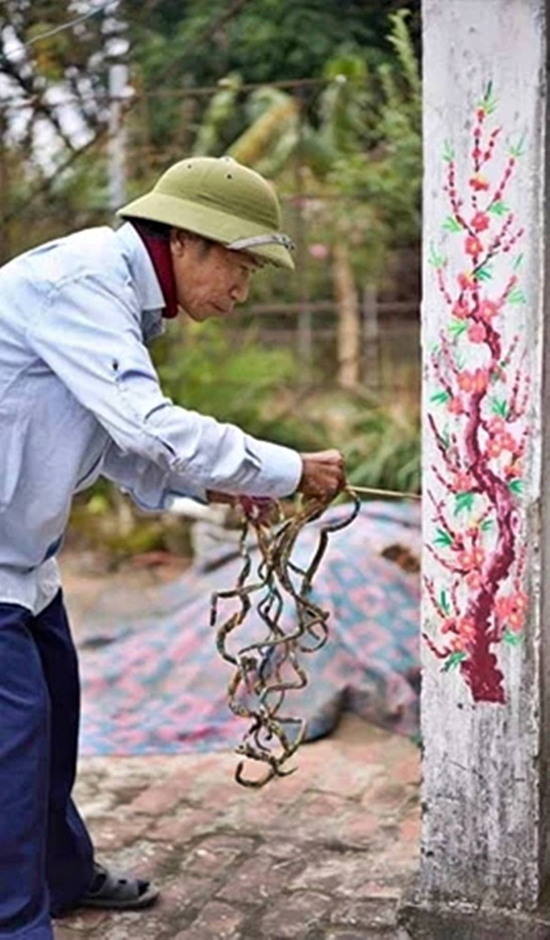 Tırnak mı spaghetti mi! 5,9 metrelik tırnaklarıyla dünya rekoru kırdı 1